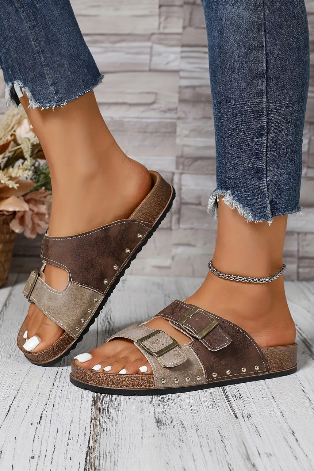 Color black Two-tone Flag Retro Buckle Straps Hollowed Faux Suede Slippers
