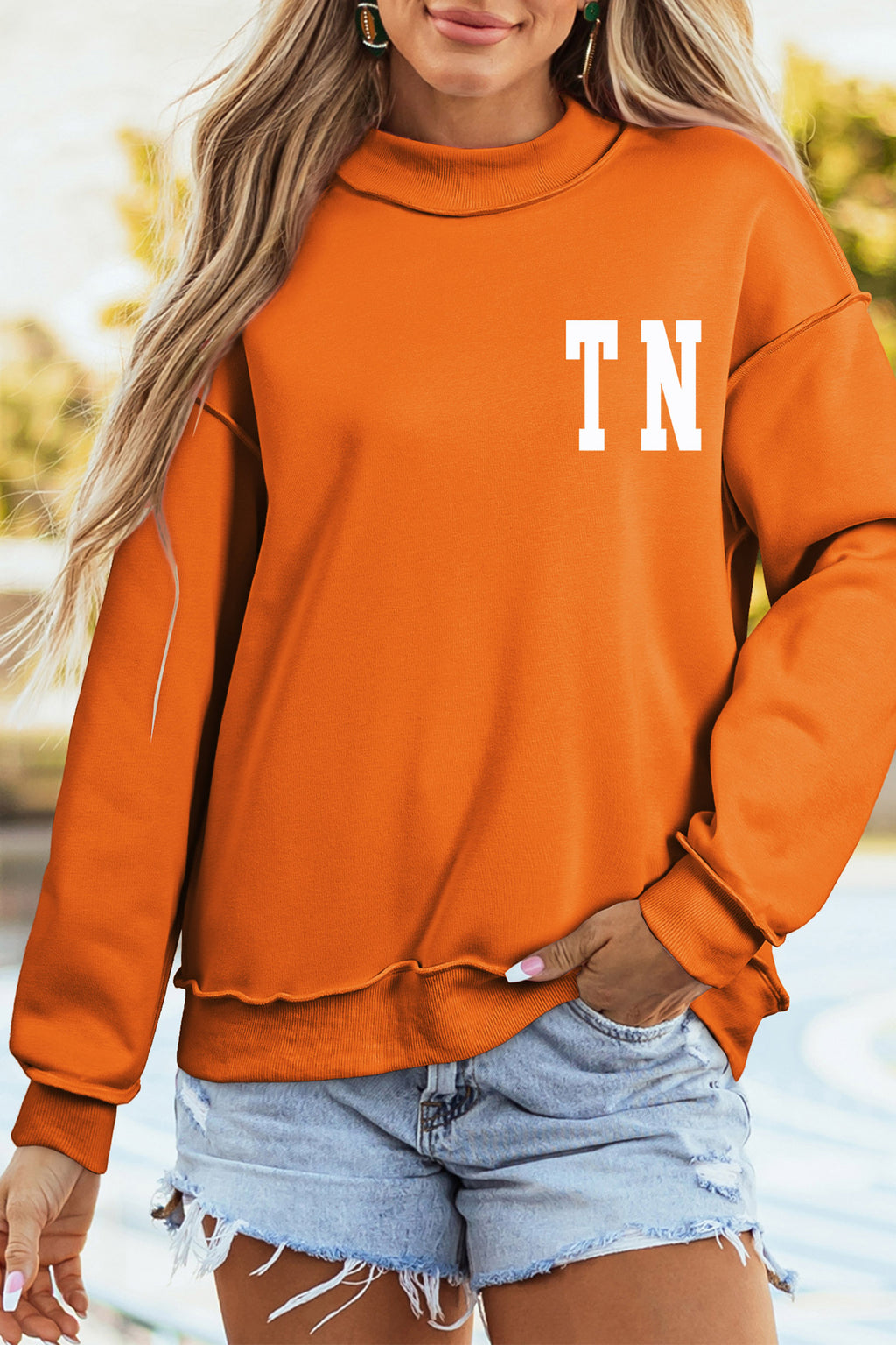 Carrot TN TENNESSEE Letter Print Exposed Seam Detail High Neck Sweatshirt