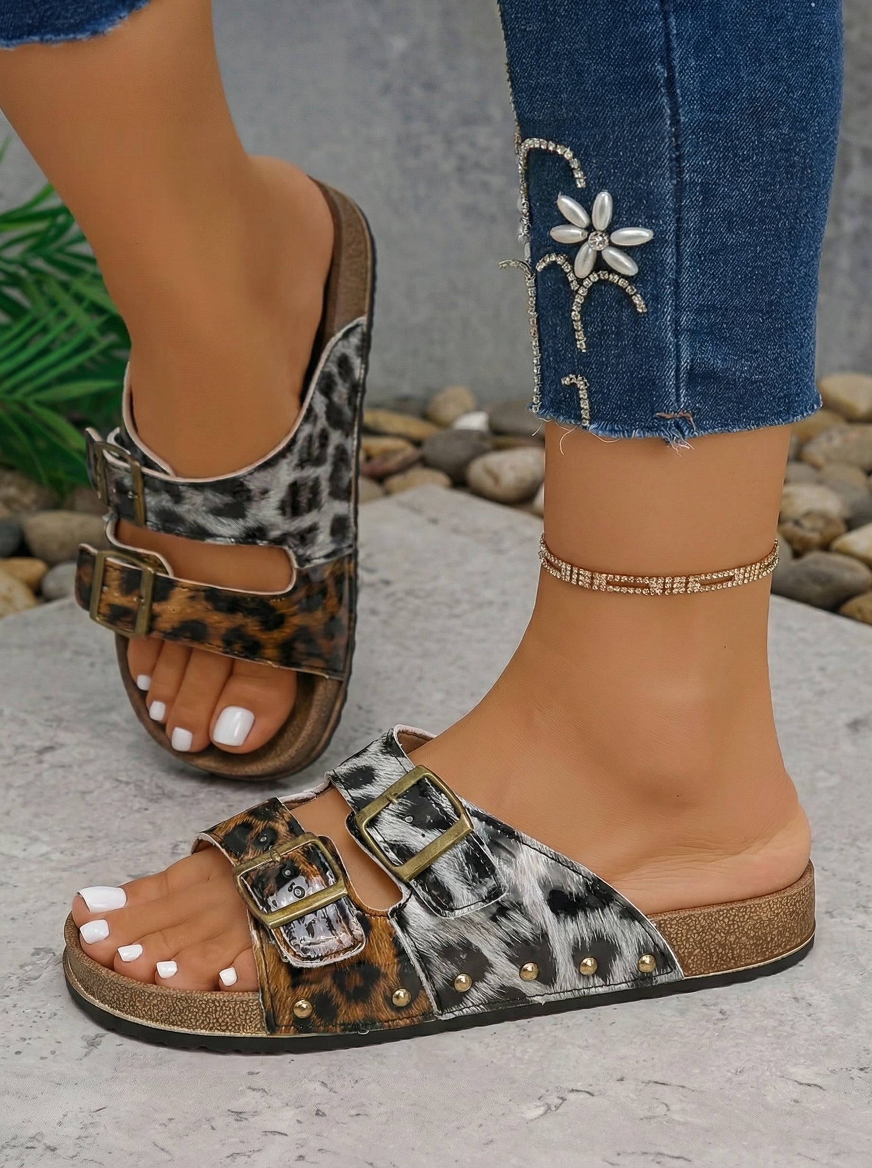 Color black Two-tone Flag Retro Buckle Straps Hollowed Faux Suede Slippers