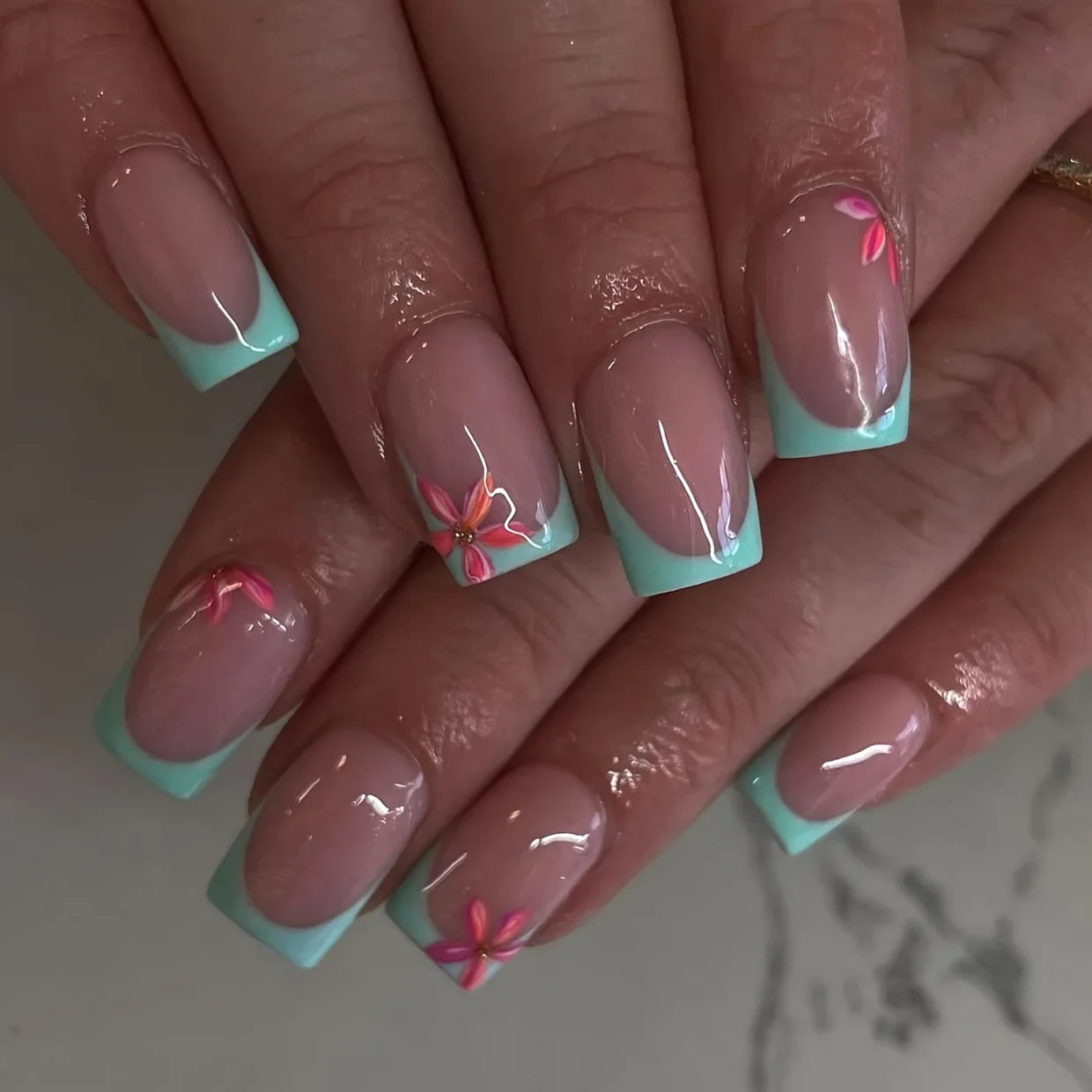 Chic Blue Floral Nail Set