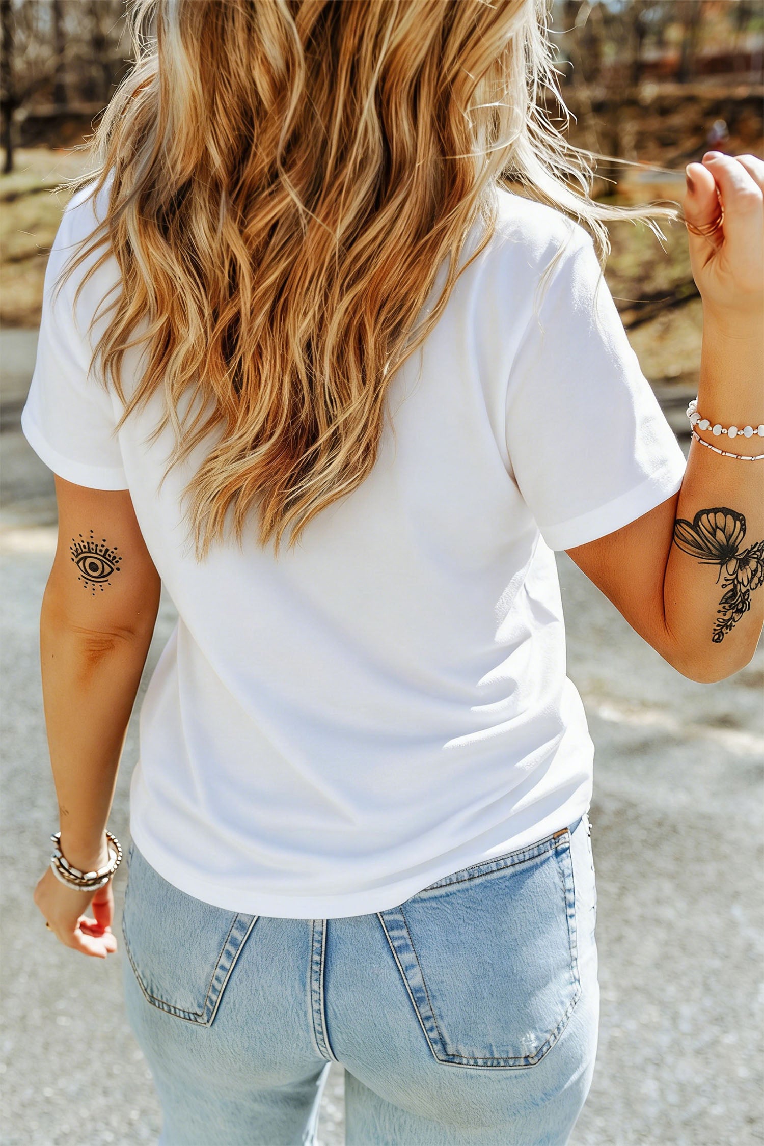 White JUST A GIRL WHO Loves Fall Graphic Casual Tee